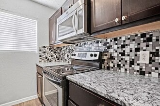 Building Photo - 5418 Reiger Ave