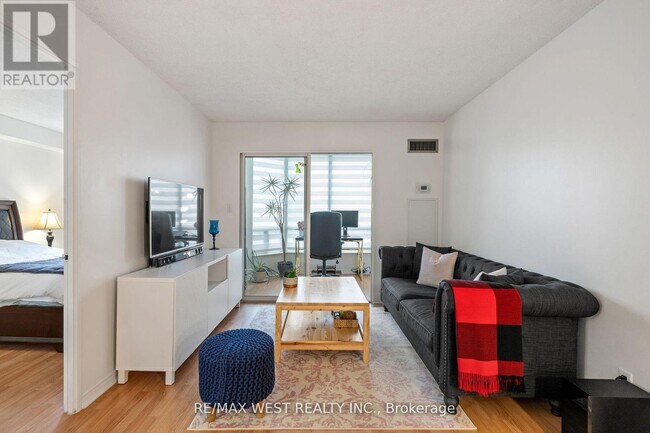 Photo du bâtiment - 155 Hillcrest Ave