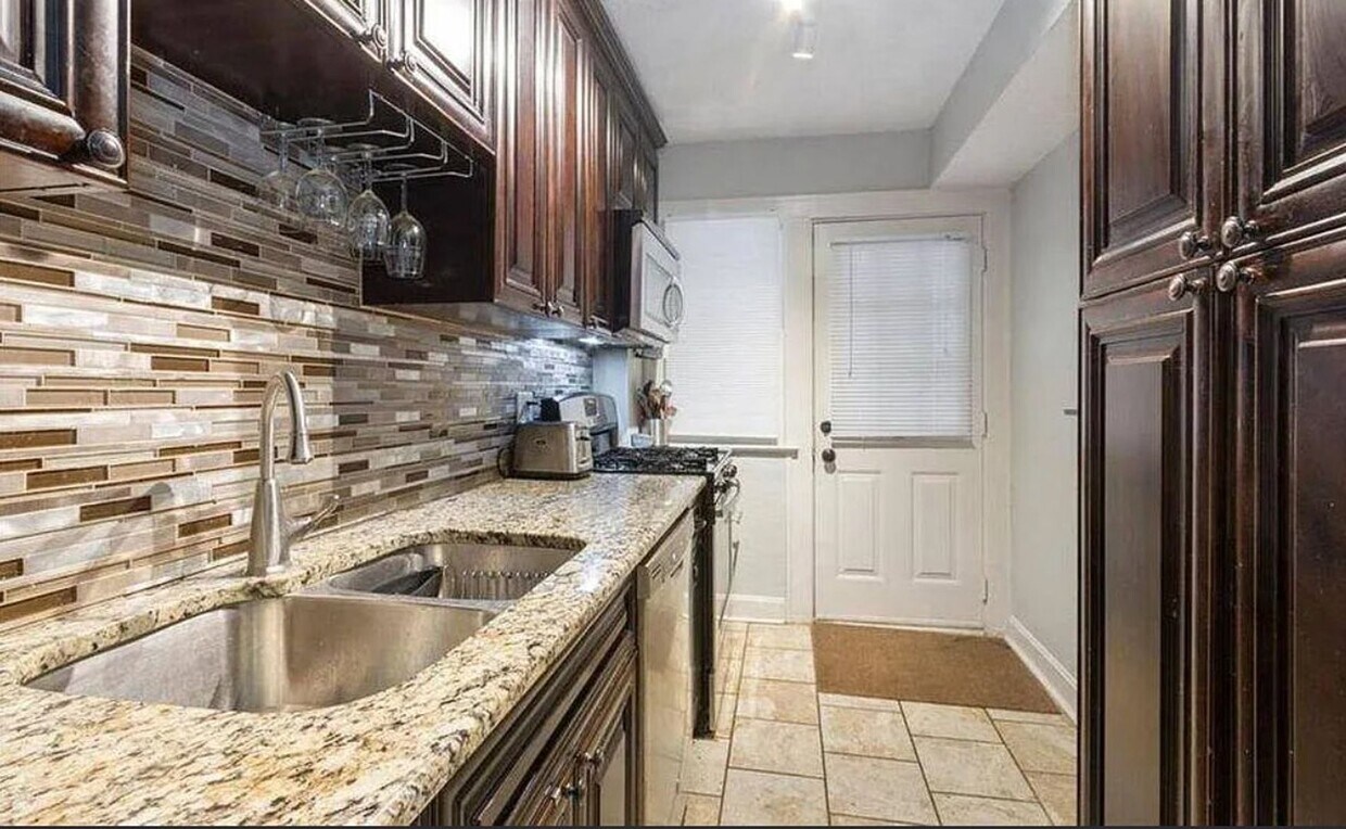 Foto del edificio - Beautifully Designed 2BR|1BA | Coming Soon!