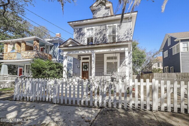 Building Photo - 117 W 6th St