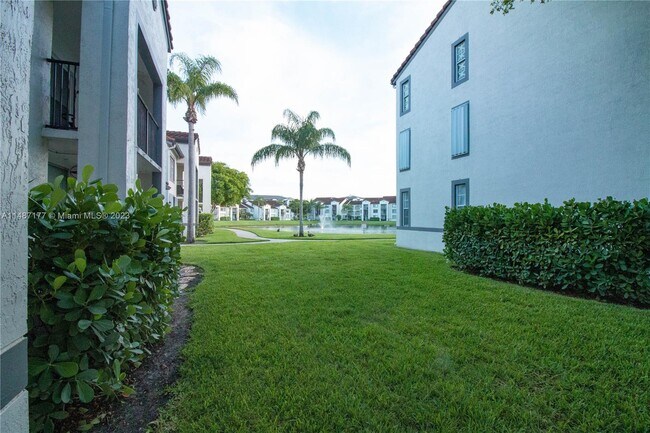 Foto del edificio - 4500 NW 107th Ave