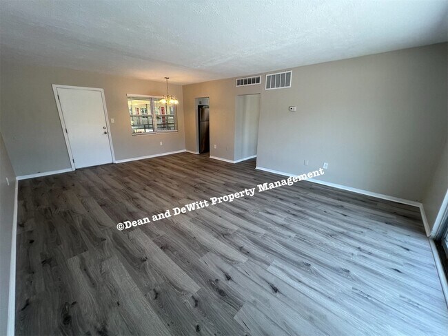 Foto del edificio - 1 Bed/1 Bath - Unit 17