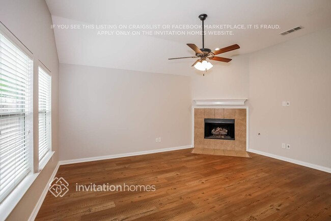 Foto del edificio - 5020 Blackelm Dr