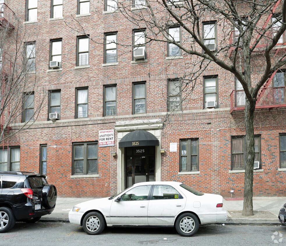 Foto del edificio - 3525 Bainbridge Ave