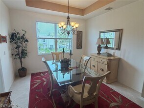Building Photo - 1305 Mariposa Cir