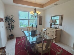 Building Photo - 1305 Mariposa Cir