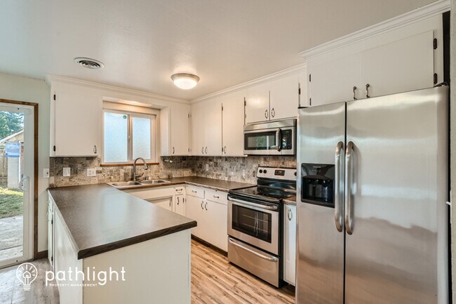 Building Photo - 19317 Crescent Dr E, Spanaway, WA, 98387
