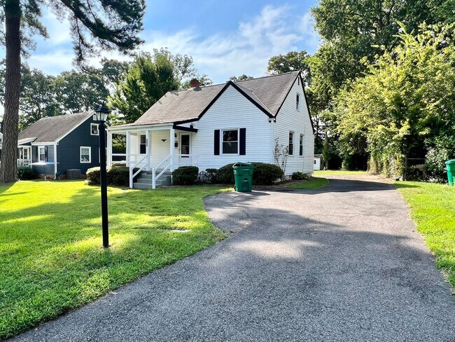 Foto del edificio - Awesome 3 Bedroom House in Near West End A...