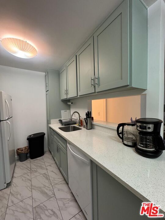 Foto del edificio - 1351 N Orange Dr
