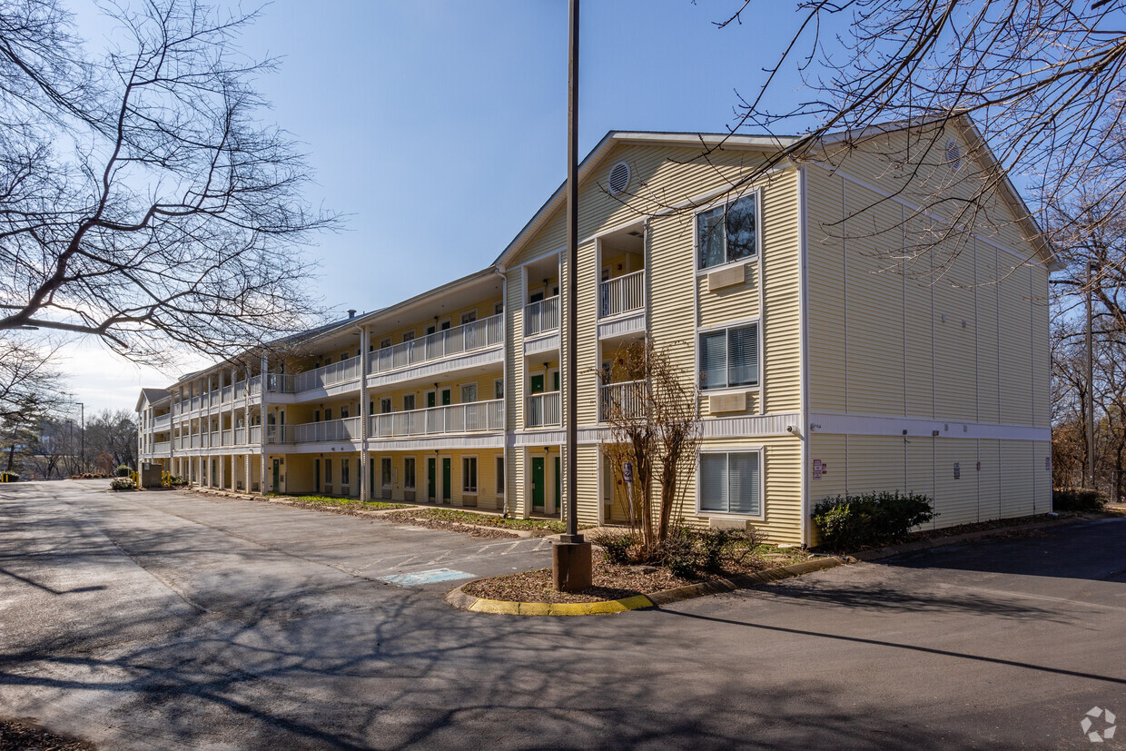 Building Photo - Greenview Apartments