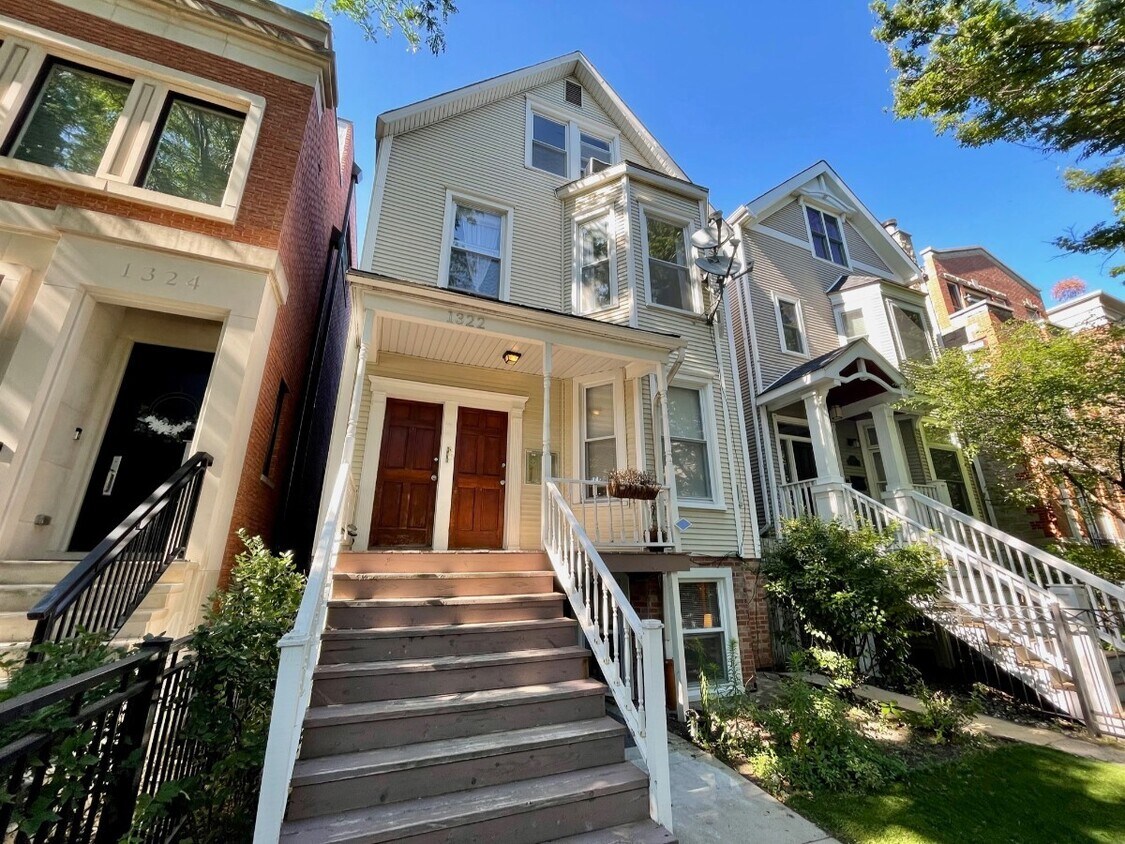 Primary Photo - 1322 W Melrose St