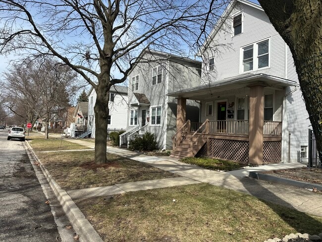 Building Photo - 1108 Lathrop Ave
