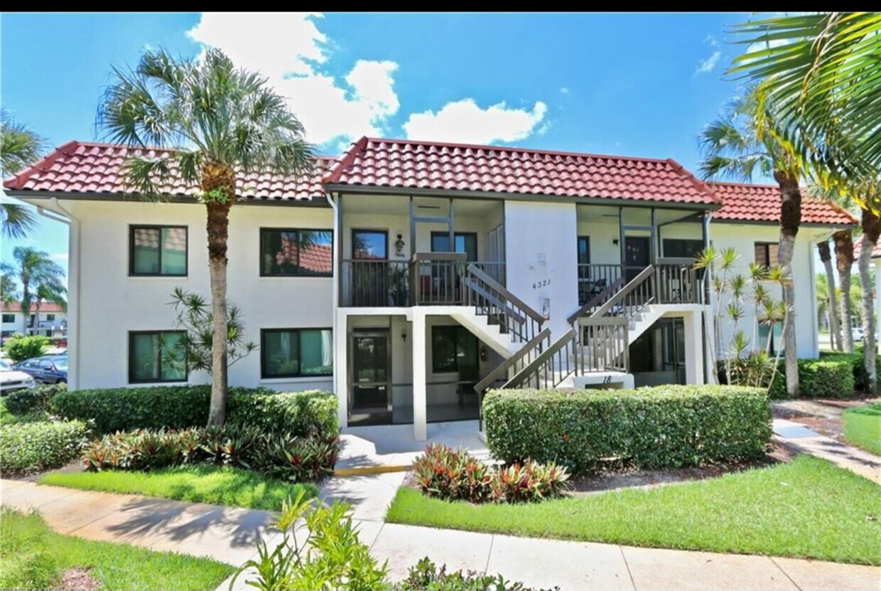 4321 27th Ct SW Unit 201, Naples, FL 34116 Condo for Rent in Naples, FL