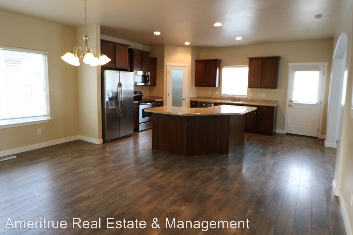 Foto principal - 775 S Willow Park Dr