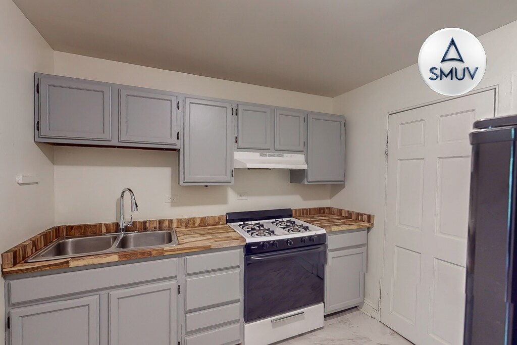 Foto principal - 929 N Calvert St