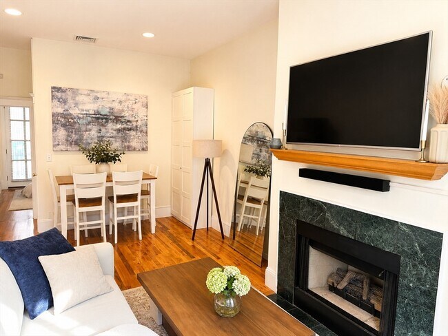 Foto del edificio - 94 E Brookline St