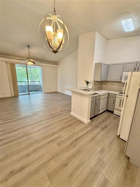 Foto principal - 741 Lyons Rd