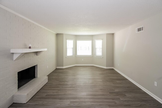 Building Photo - 4359 Crescent Park Dr