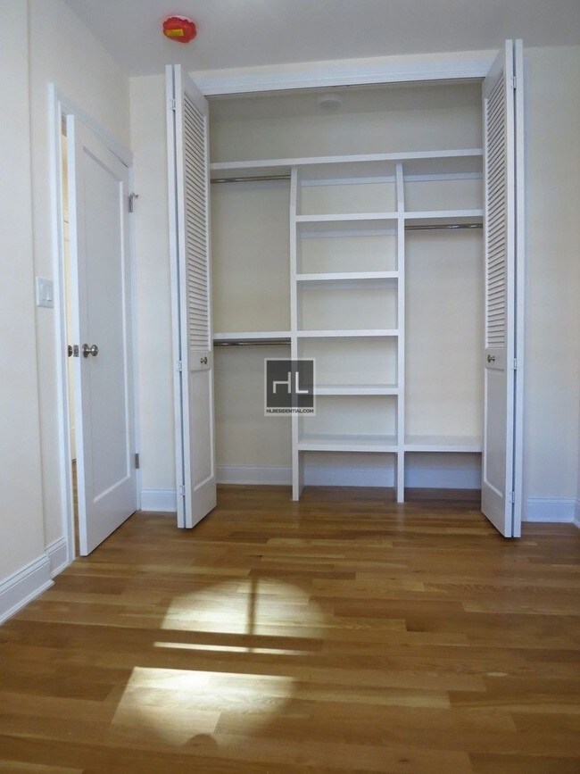 Building Photo - 512 E 79th St
