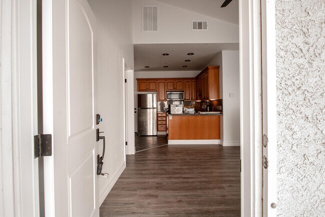 Building Photo - 2585 Warbler Ave