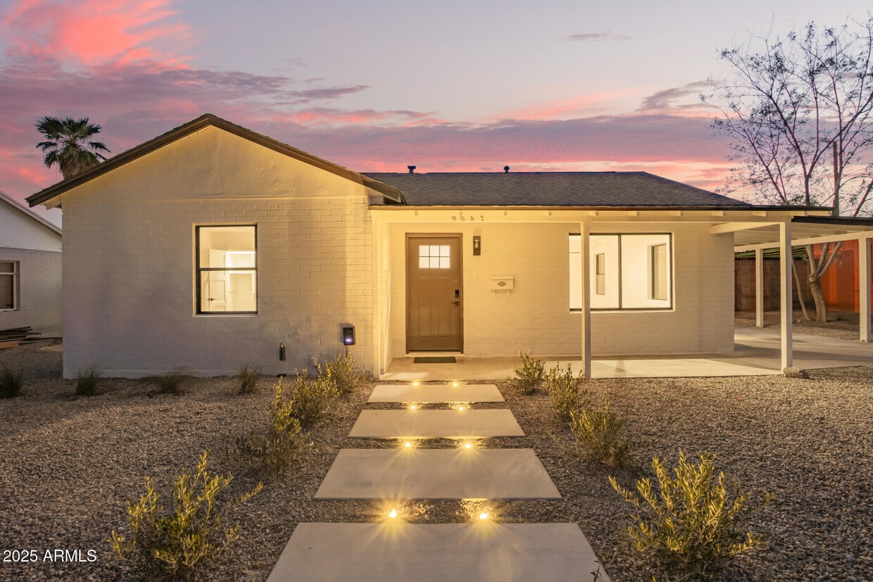 Foto principal - 9042 N 3rd Ave