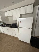 Building Photo - 21 Stirling Ave S