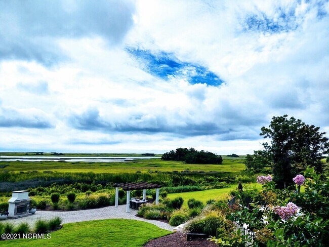 Foto del edificio - 135 Dogwood Ln