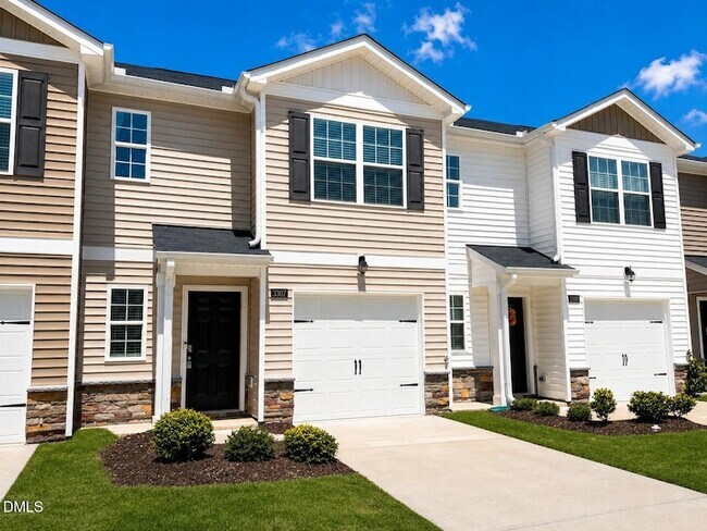 Foto del edificio - 3307 Alibird Ln