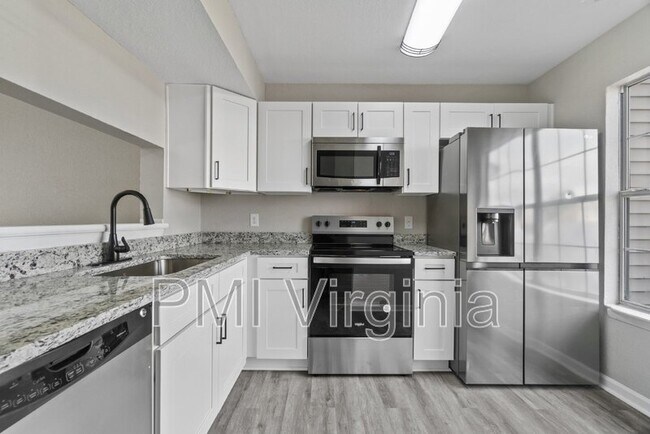 Foto del edificio - 1450 Sangaree Cir