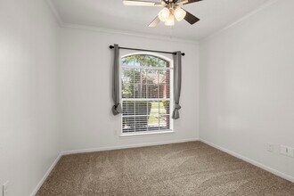 Building Photo - 16014 Lakestone Dr