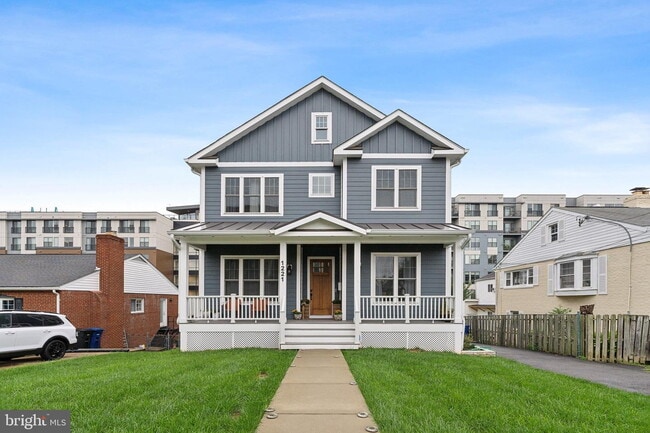 This meticulously cared-for residence, constructed in 2021 by Danforth Homes, presents everything... - This meticulously cared-for residence, constructed in 2021 by Danforth Homes, presents everything...