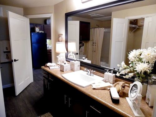 Foto del edificio - 515 E Slaughter Ln