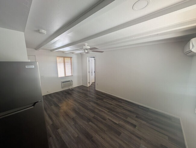 Foto del edificio - 3731 N Tyndall Ave