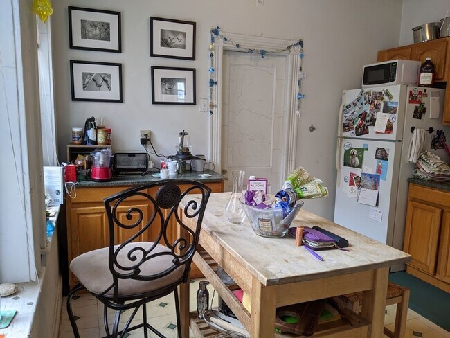 Foto del edificio - Very Nice 3 bed 1.5 Bath in Coolidge Corner....