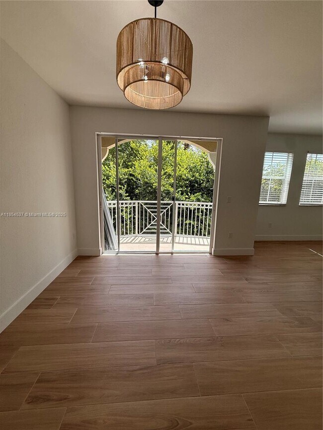 Foto del edificio - 8826 W Flagler St