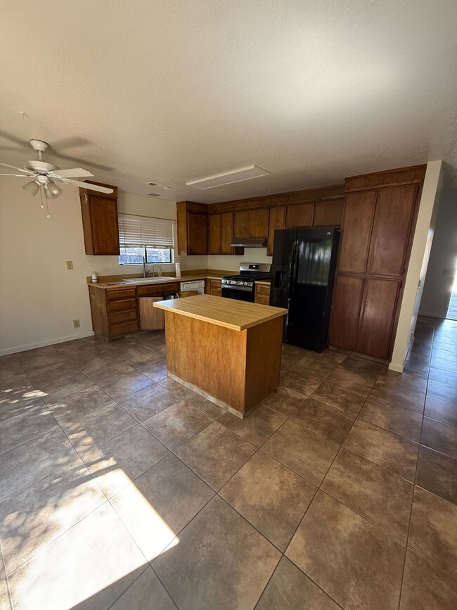 Building Photo - 5083 Moss Creek Cir
