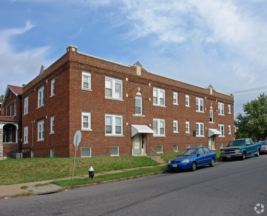 Building Photo - 4065-4069 S Spring Ave