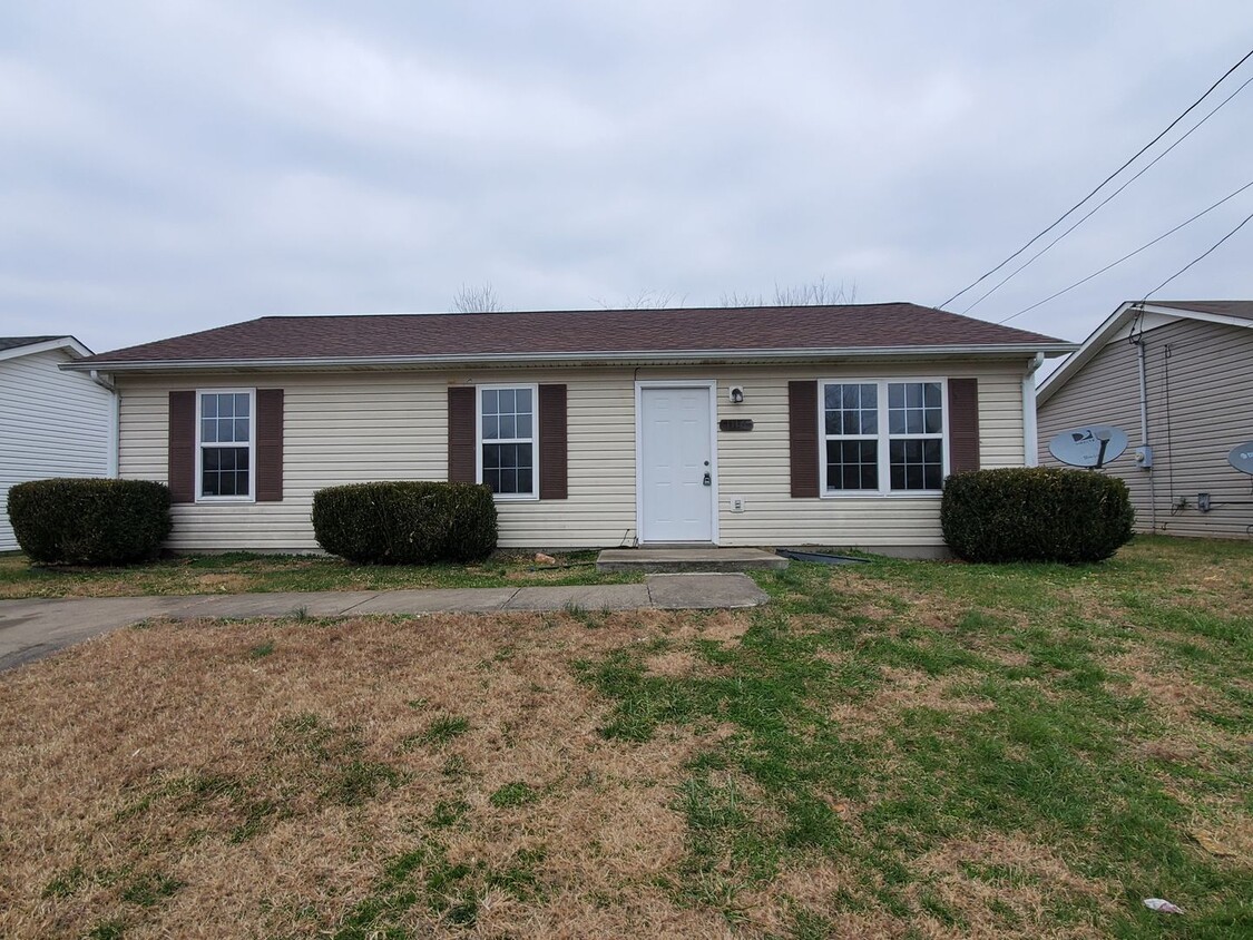 Foto principal - $1325.00 Beautiful 3 Bedroom 1.5 Bath Ranc...