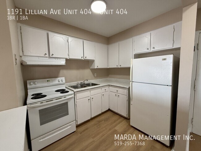 Photo du bâtiment - NEWLY RENOVATED 1 BED/1 BATH ON LILLIAN & GILES + HYDRO!