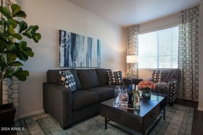 Photo - 4435 N Longview Ave Townhome