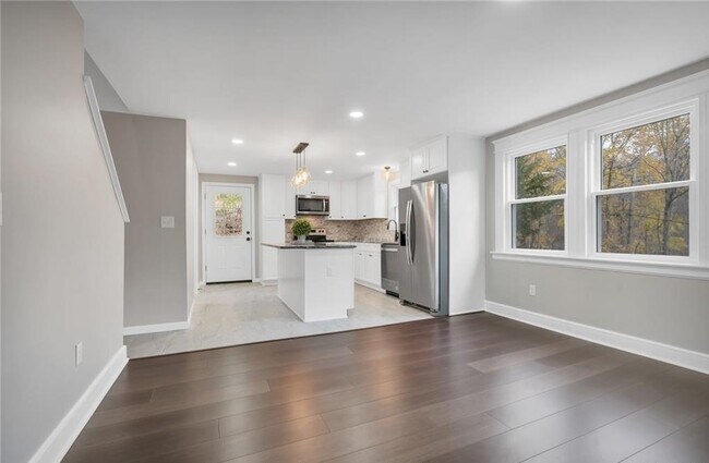 Foto del edificio - 346 Middlebury Rd