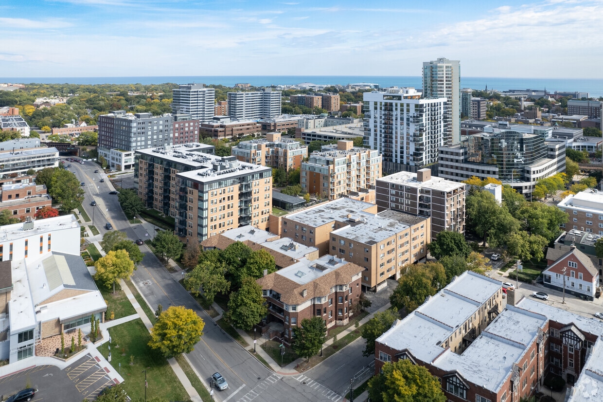 Aerial Photo - 1703-13 Ridge Ave.