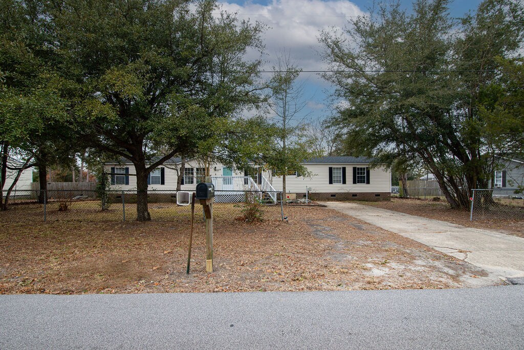 Primary Photo - 119 Freshwater Dr