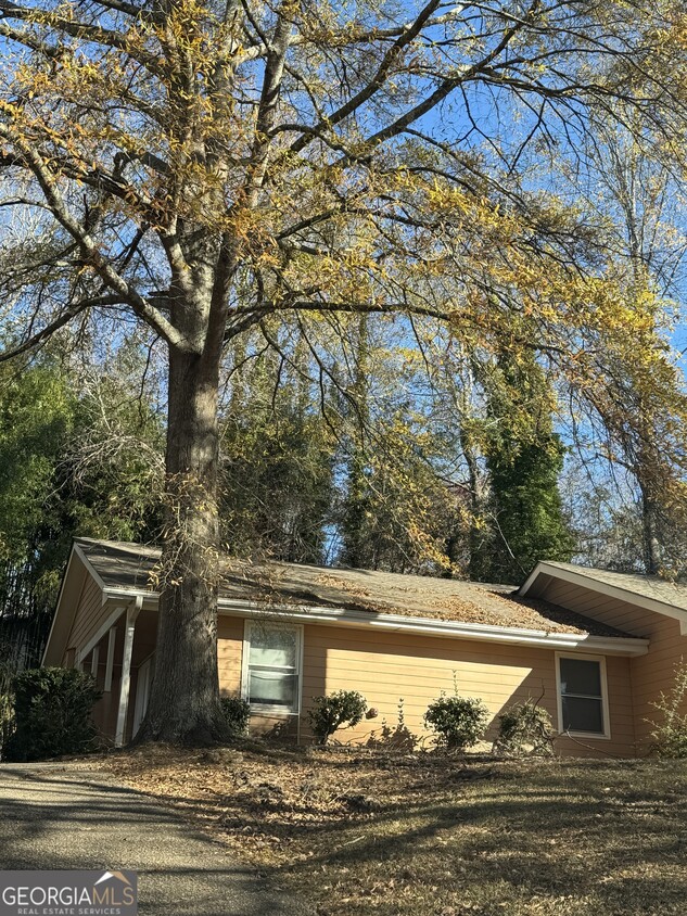 Primary Photo - 776 Happy Hollow Rd