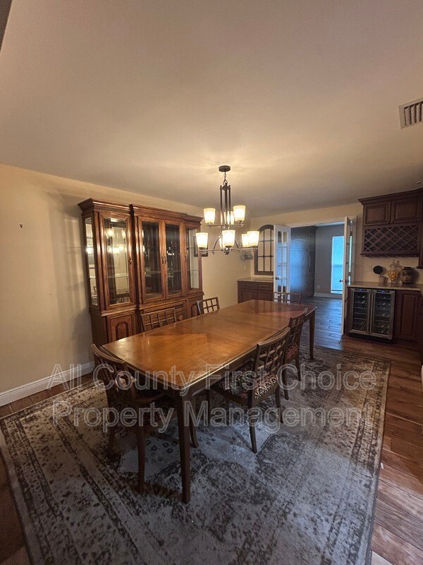 Foto del edificio - 8303 Monarch Cir