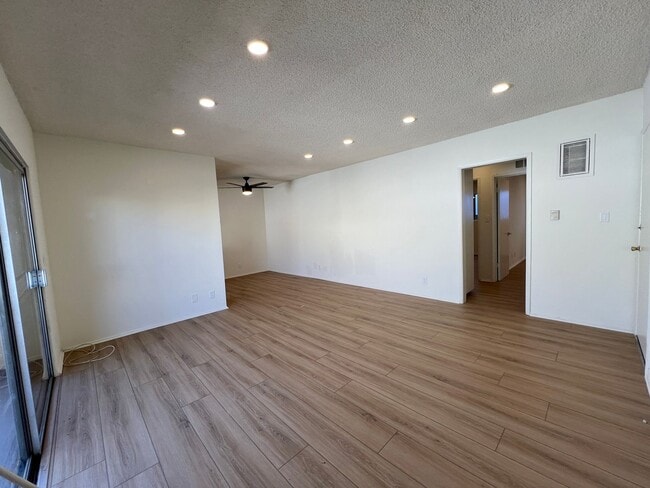 Building Photo - 3545 Keystone Av