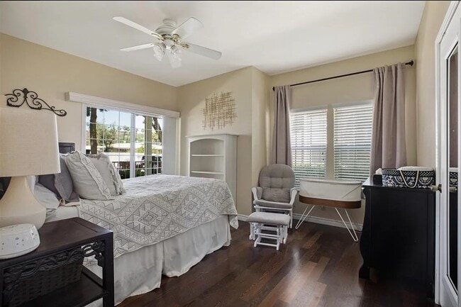 Primary Room - 13818 Midland Rd