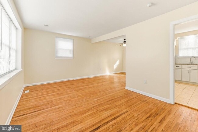 Foto del edificio - 305 American Way