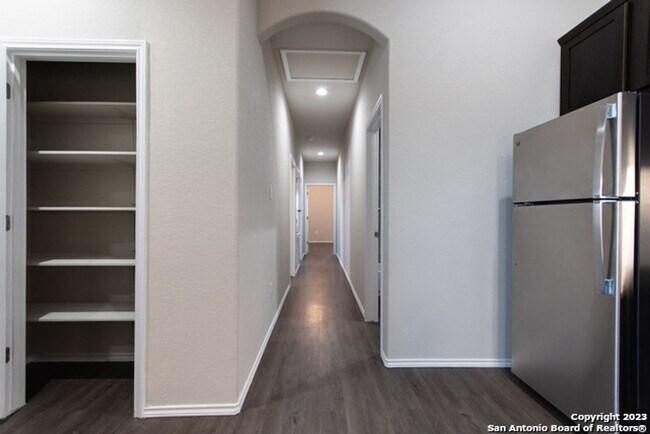 Foto del edificio - 3/2 Luxury Duplex in Jordan Creek!