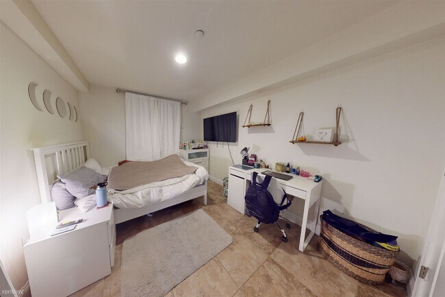 Foto del edificio - 5 br, 2 bath Duplex - 1815 N 18TH ST Unit 101